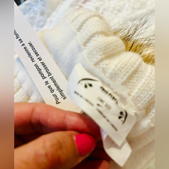 Free People-Pinnacle Pompom Host pick 🎉
Beanie NWT Cream / brown Pompon - Picture 5 of 8